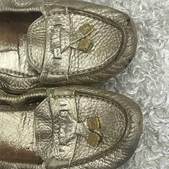 Louis Vuitton Metallic Gold Leather Bow Scrunch Slip On Loafers - Picture 3 of 12
